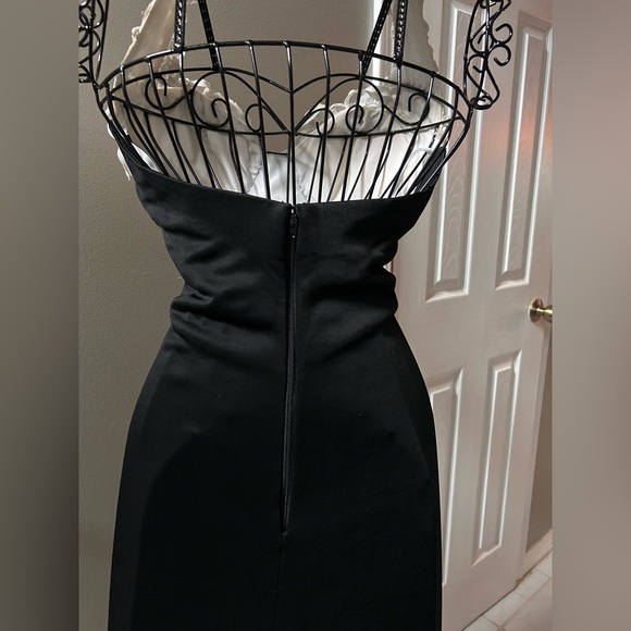 VTG Women’s 80s Elegant Black and White Halter Formal Dress. NYE Cocktail Dress - Picture 8 of 16